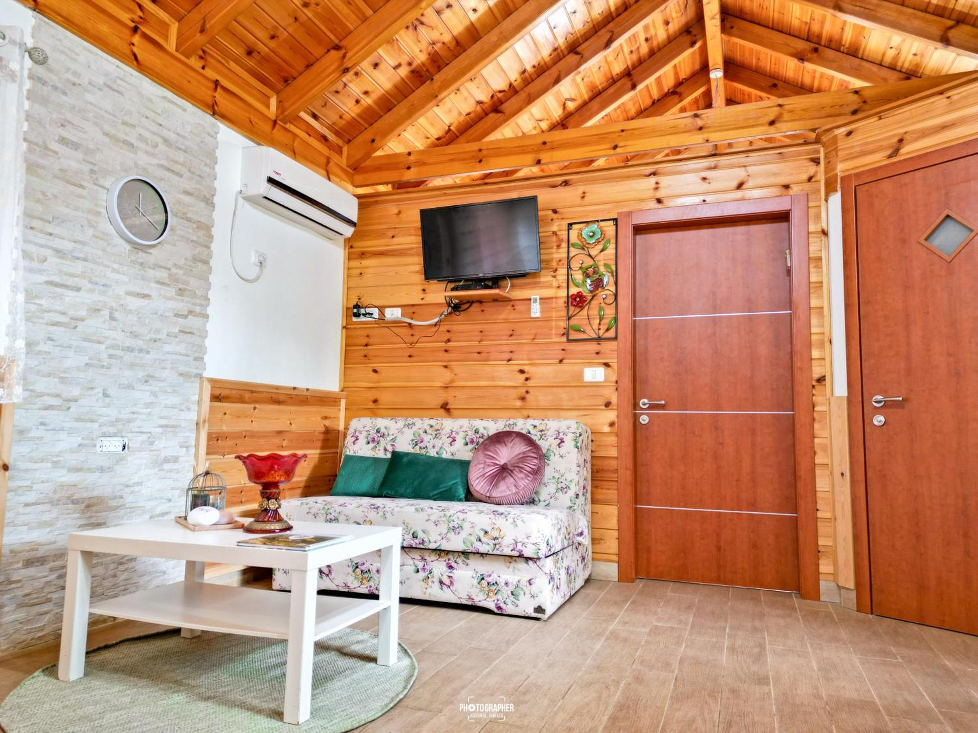 The Wooden Rose Cabins Bezet 客房 照片