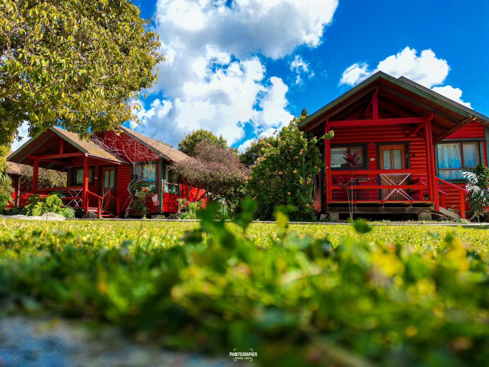 The Wooden Rose Cabins Bezet 外观 照片