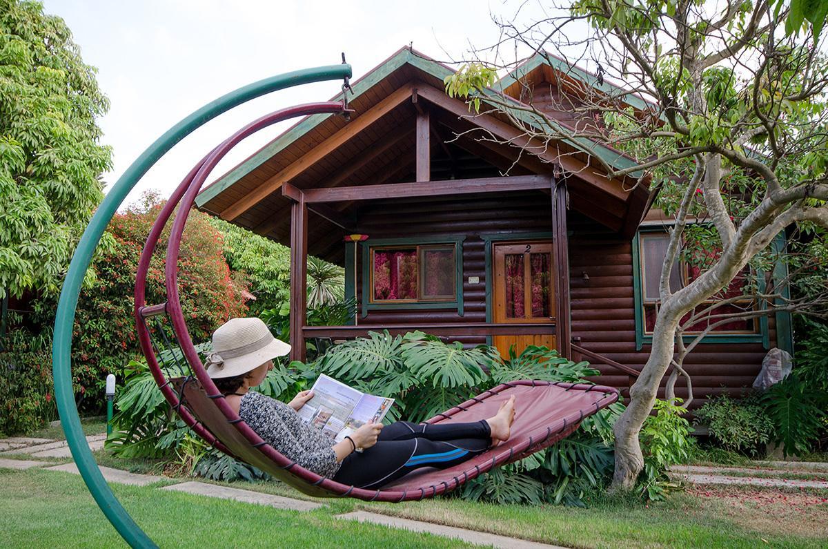 The Wooden Rose Cabins Bezet 外观 照片