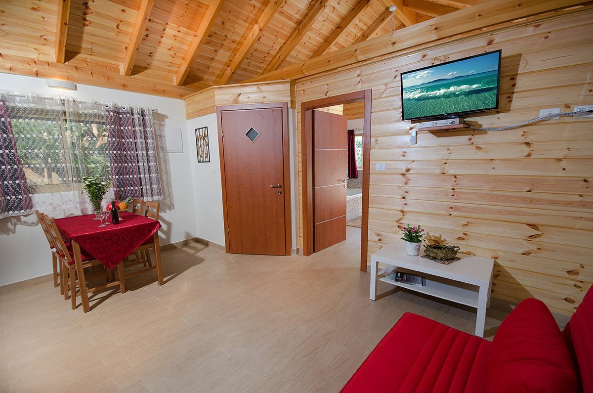 The Wooden Rose Cabins Bezet 外观 照片