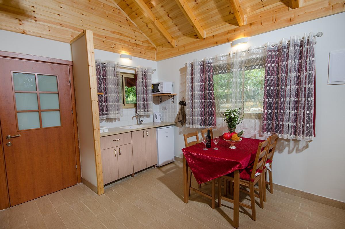The Wooden Rose Cabins Bezet 外观 照片
